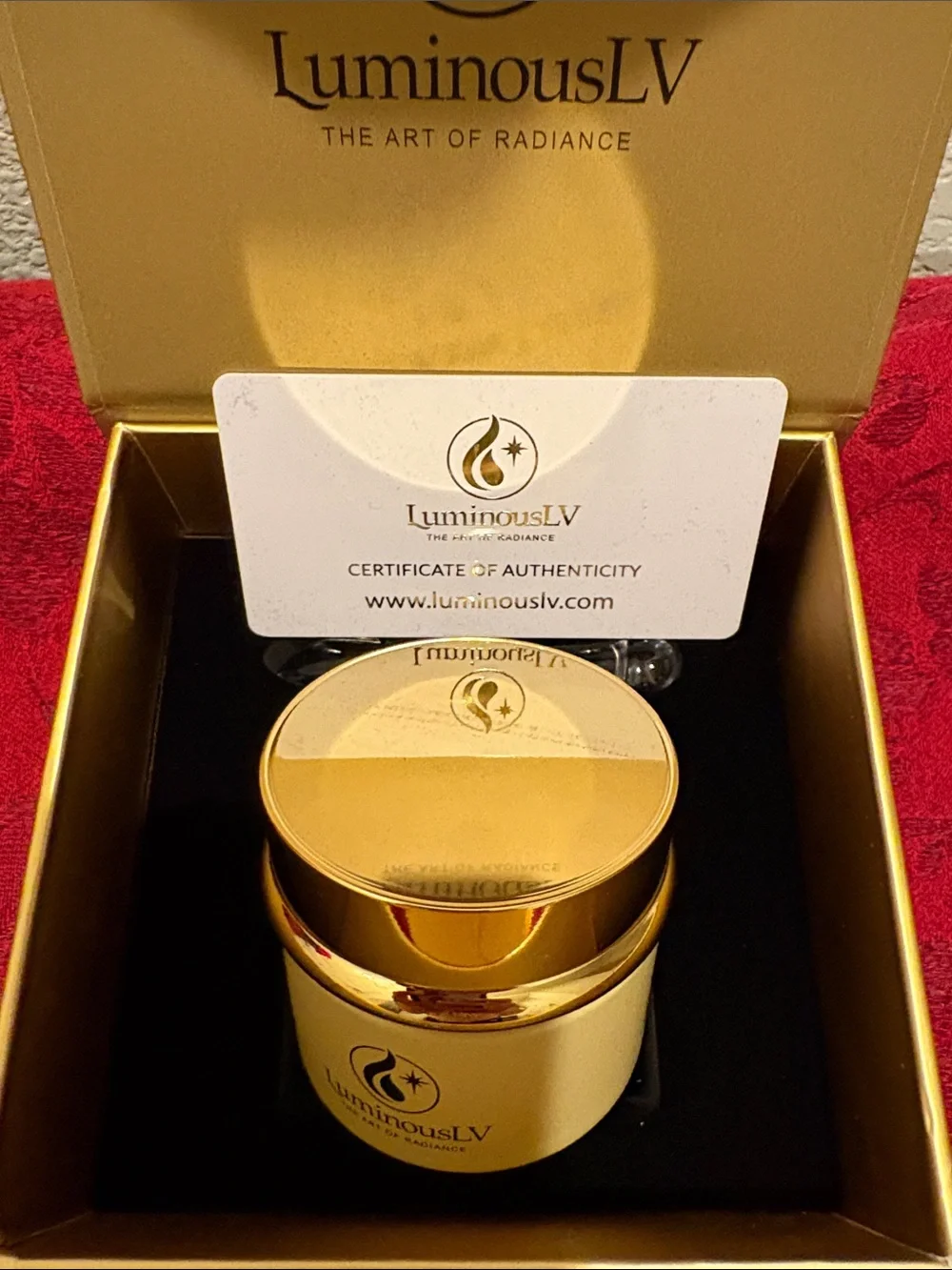 Luminous LV Illuminating Eye Cream